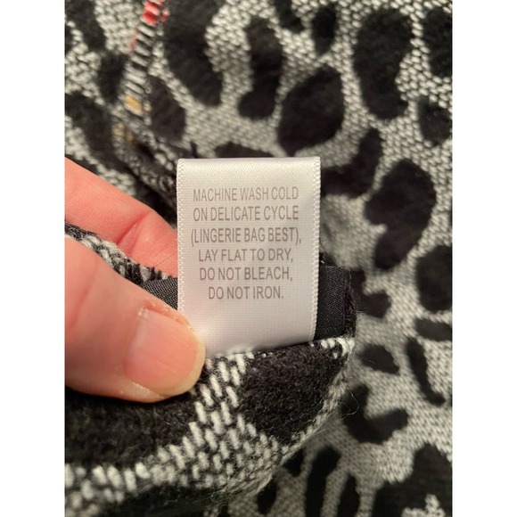 Coco + Carmen Large wrap 2 sided red green plaid / animal print reversible - Picture 5 of 5